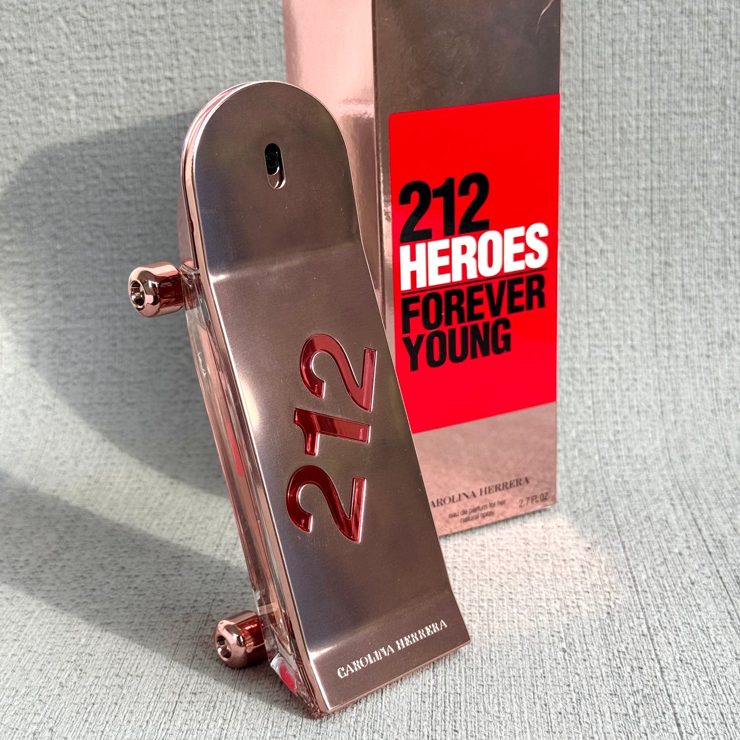 Perfume 212 Heroes For Her 80ml - O perfume da mulher livre, jovem e autêntica!